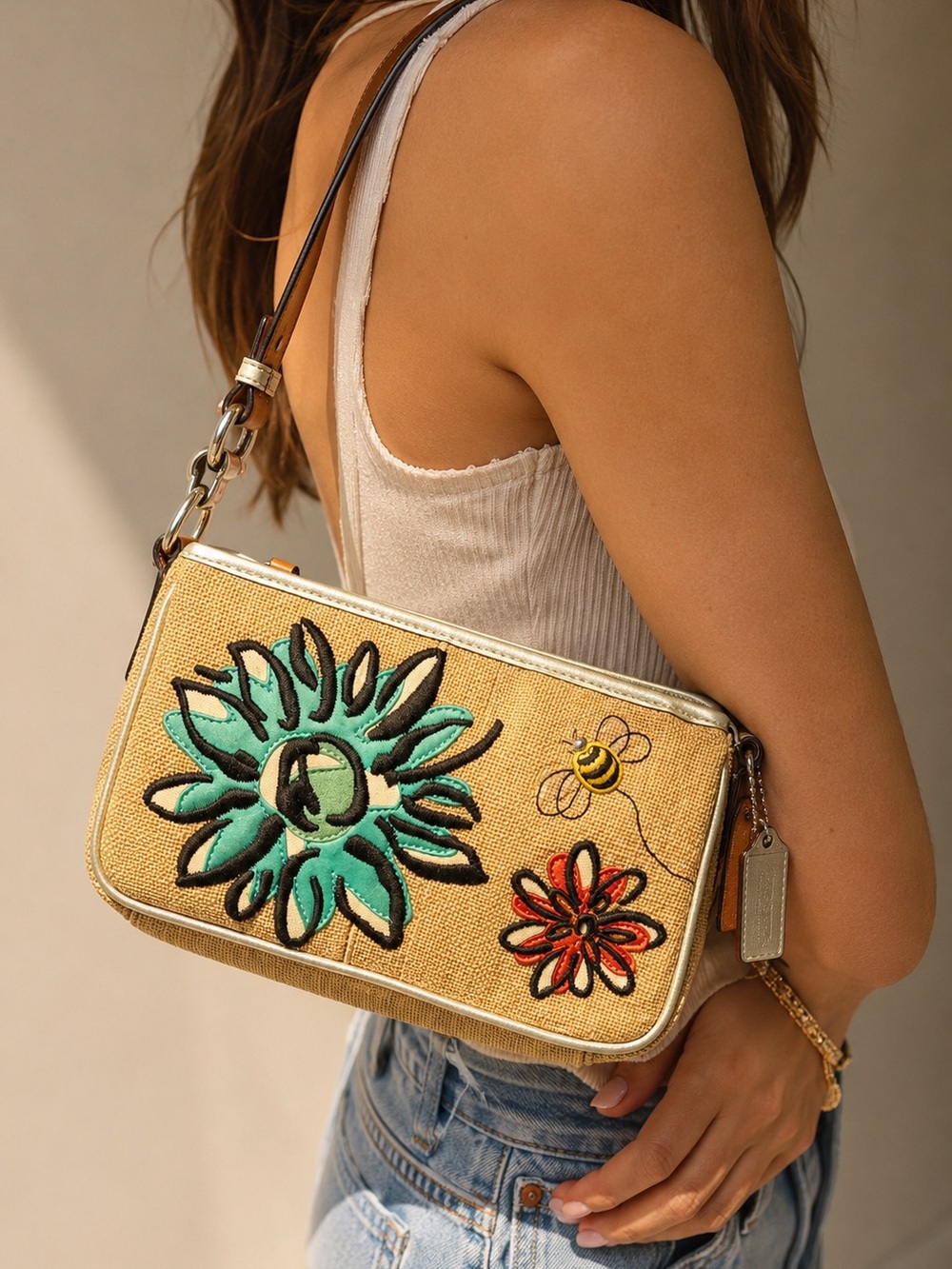 Vintage Coach 2005 Straw Floral Bumble Bee Shoulder Bag Purse 8672